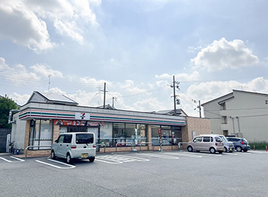セブンイレブン宇治五ケ庄店 徒歩約13分(約990m)